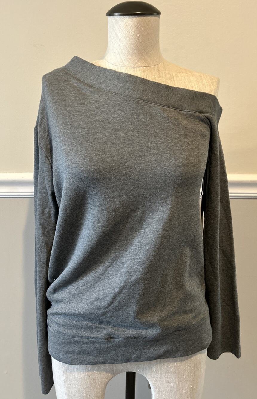 BAILEY 44 NWT $138.00 gray tilted top Sz medium